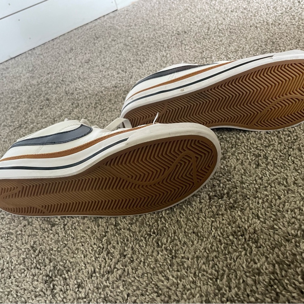 Nike court legacy
